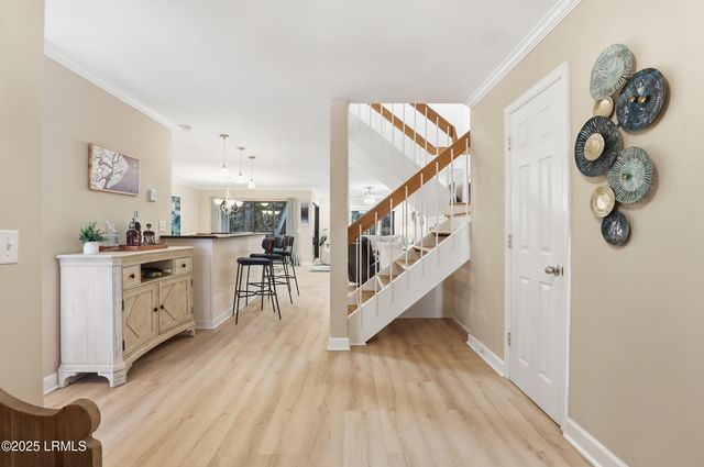 1 Gloucester Rd Apt 305, Hilton Head Island, SC 29928