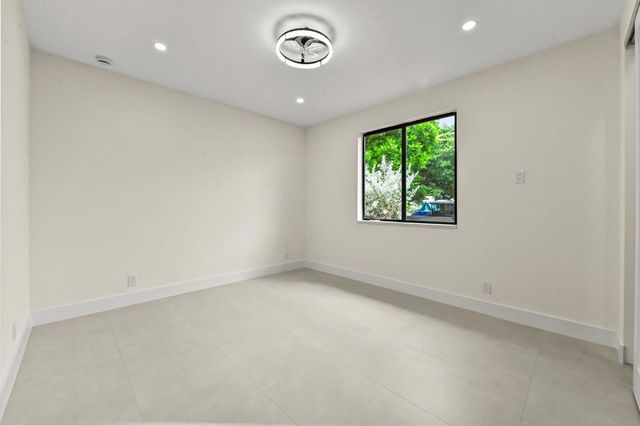 621 NW 42nd Avenue, Coconut Creek, FL 33066