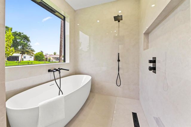 621 NW 42nd Avenue, Coconut Creek, FL 33066