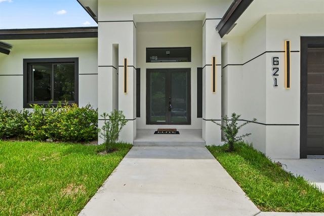 621 NW 42nd Avenue, Coconut Creek, FL 33066
