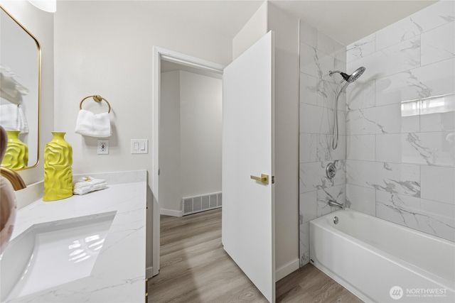 17801 38th Pl W, Lynnwood, WA 98037