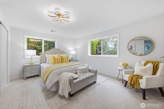 17801 38th Pl W, Lynnwood, WA 98037