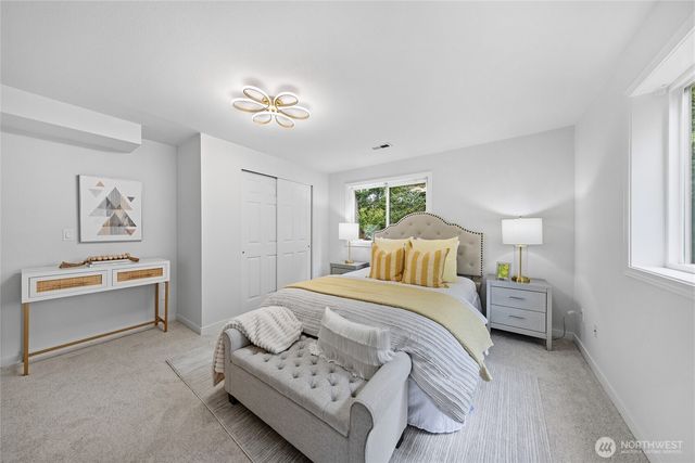 17801 38th Pl W, Lynnwood, WA 98037