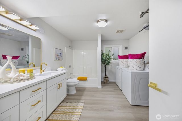 17801 38th Pl W, Lynnwood, WA 98037
