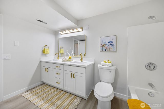 17801 38th Pl W, Lynnwood, WA 98037