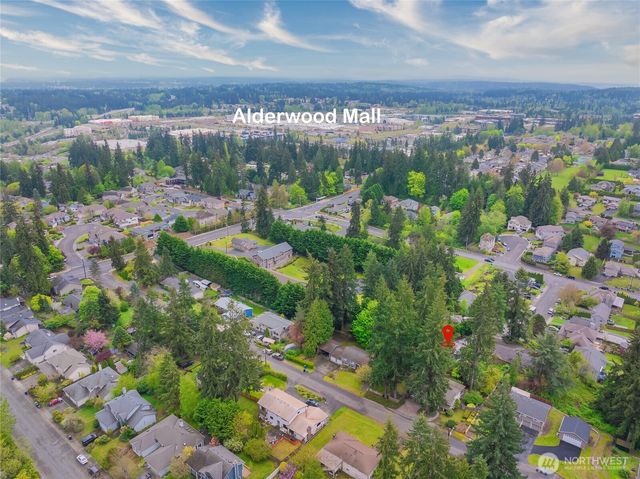 17801 38th Pl W, Lynnwood, WA 98037