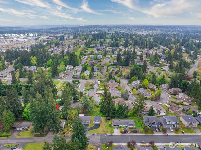 17801 38th Pl W, Lynnwood, WA 98037