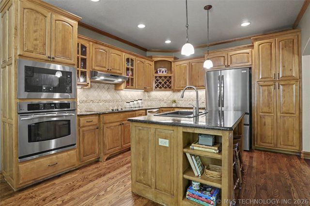 7704 S 2nd Street, Broken Arrow, OK 74011