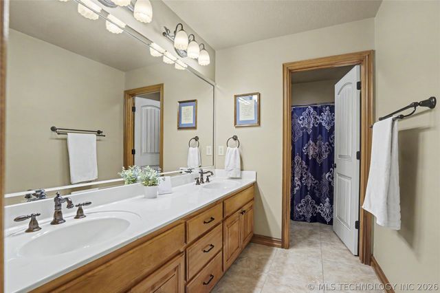 7704 S 2nd Street, Broken Arrow, OK 74011