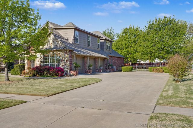 7704 S 2nd Street, Broken Arrow, OK 74011