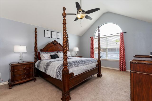 106 Foxwood Lane, Red Oak, TX 75154