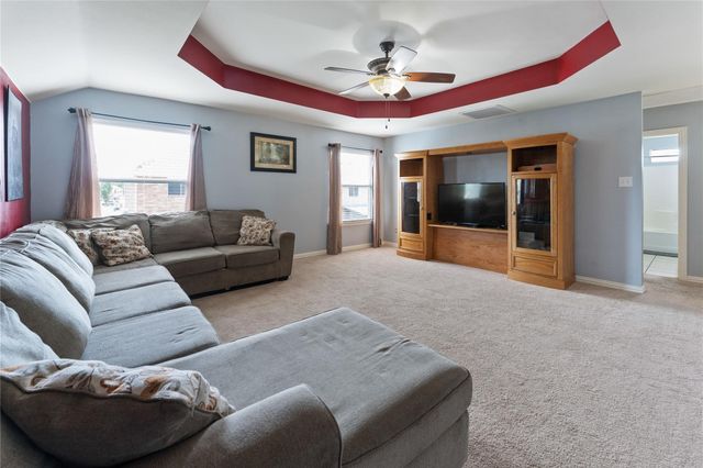 106 Foxwood Lane, Red Oak, TX 75154