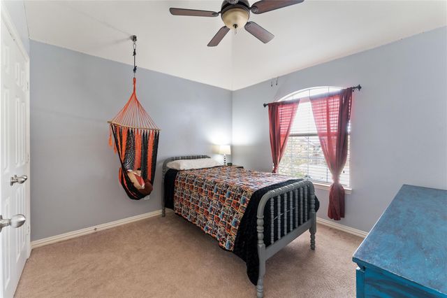 106 Foxwood Lane, Red Oak, TX 75154