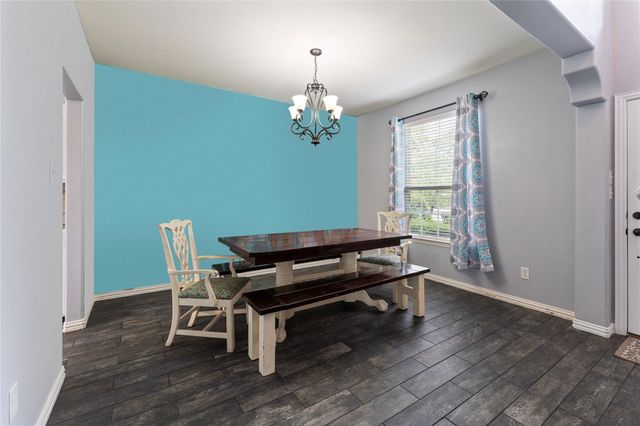 106 Foxwood Lane, Red Oak, TX 75154