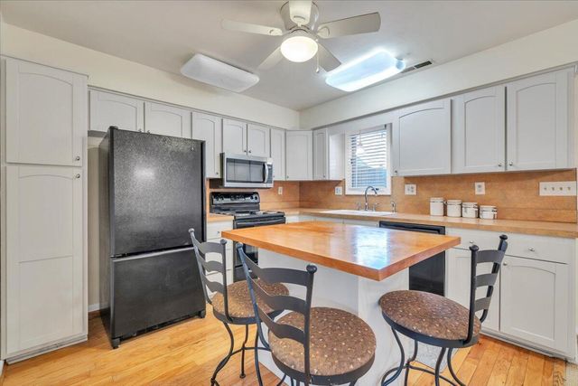 438 Windward DR, Roanoke, VA 24018