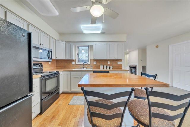 438 Windward DR, Roanoke, VA 24018