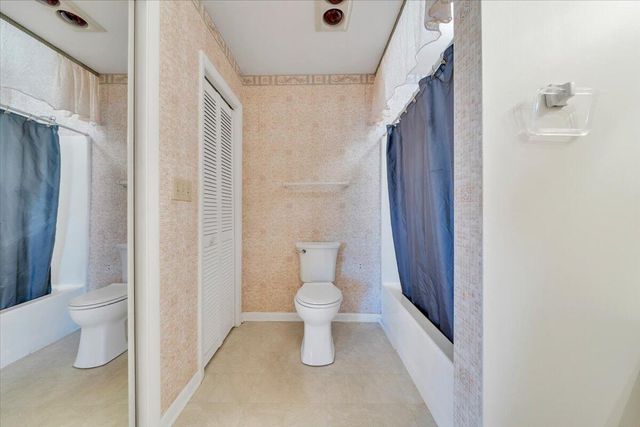 438 Windward DR, Roanoke, VA 24018