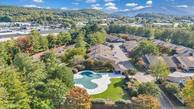 438 Windward DR, Roanoke, VA 24018