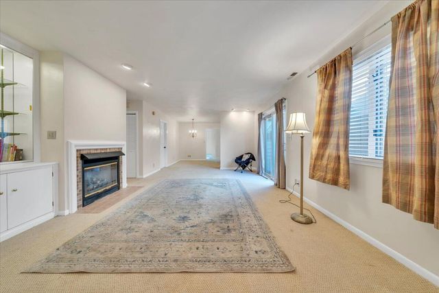 438 Windward DR, Roanoke, VA 24018