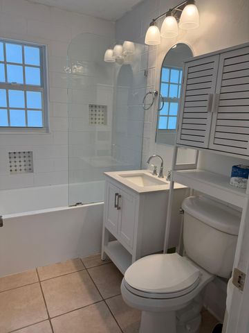 810 Franklin Road, West Palm Beach, FL 33405