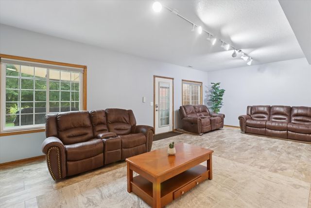 714 Kitterman Circle, Norwalk, IA 50211