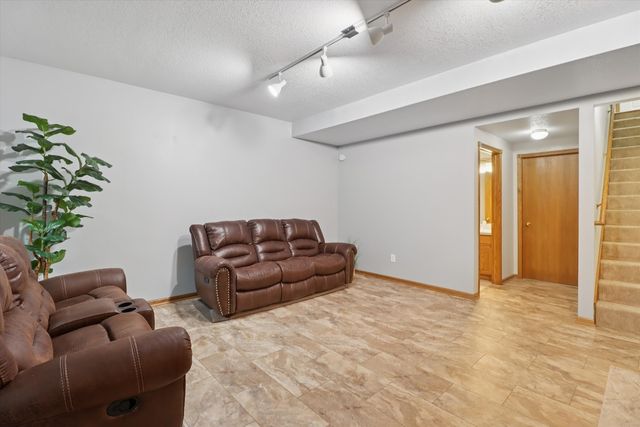 714 Kitterman Circle, Norwalk, IA 50211