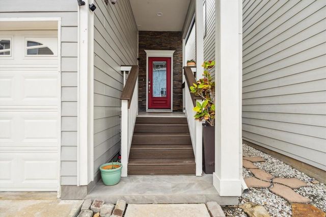 818 Garden Rose Lane, Houston, TX 77018