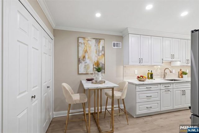 14 Holiday Court, River Vale, NJ 07675
