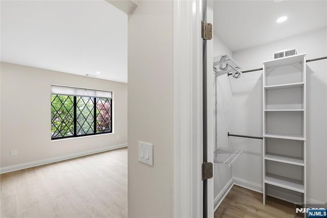 14 Holiday Court, River Vale, NJ 07675
