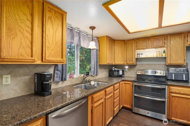 9711 Vantage Terrace Court SE, Olympia, WA 98513