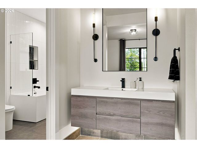 19009 Ne 139TH St, Brush Prairie, WA 98606