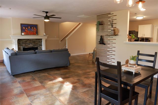 807 Oak West, Houston, TX 77073