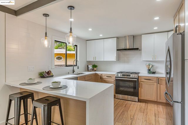 2 Hillcrest Ct, San Anselmo, CA 94960