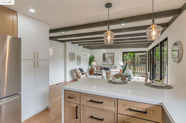 2 Hillcrest Ct, San Anselmo, CA 94960