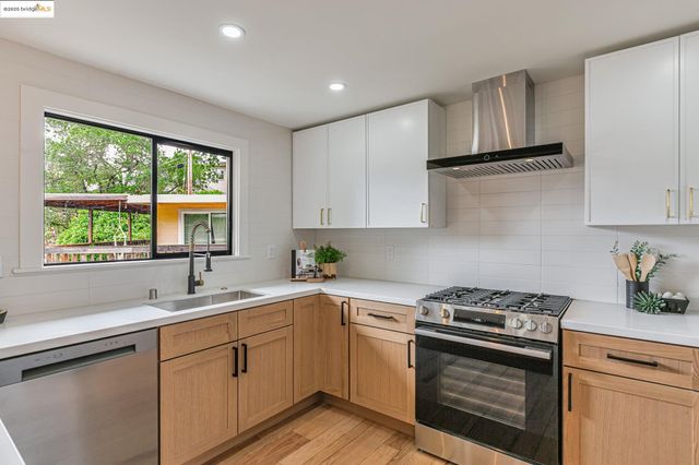 2 Hillcrest Ct, San Anselmo, CA 94960