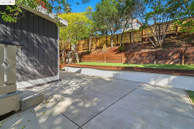 2 Hillcrest Ct, San Anselmo, CA 94960