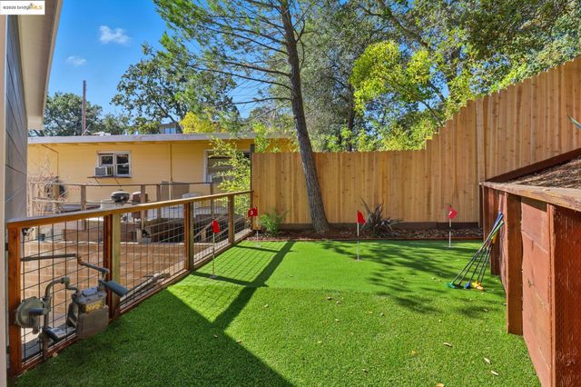 2 Hillcrest Ct, San Anselmo, CA 94960