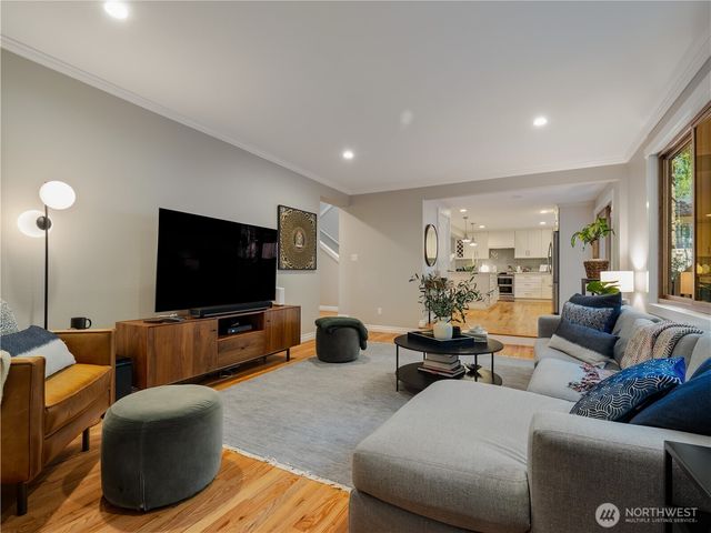 3726 219th Avenue SE, Sammamish, WA 98075