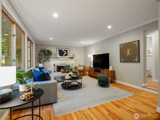 3726 219th Avenue SE, Sammamish, WA 98075