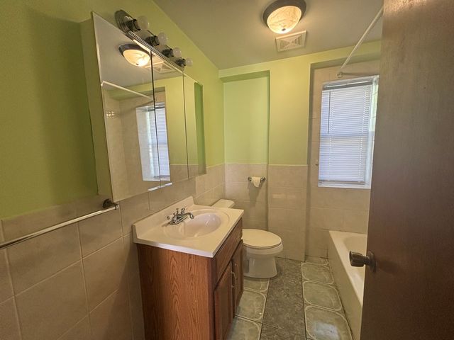 11710 S Halsted Street, Chicago, IL 60628