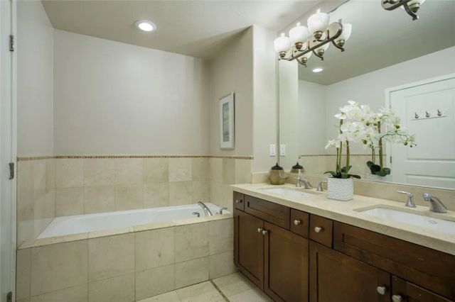 11115 Acama 207, Studio City, CA 91602