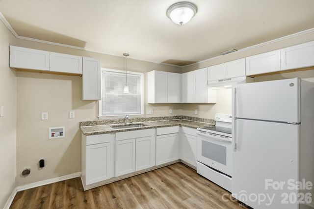 6805 Deanwood Place, Charlotte, NC 28217