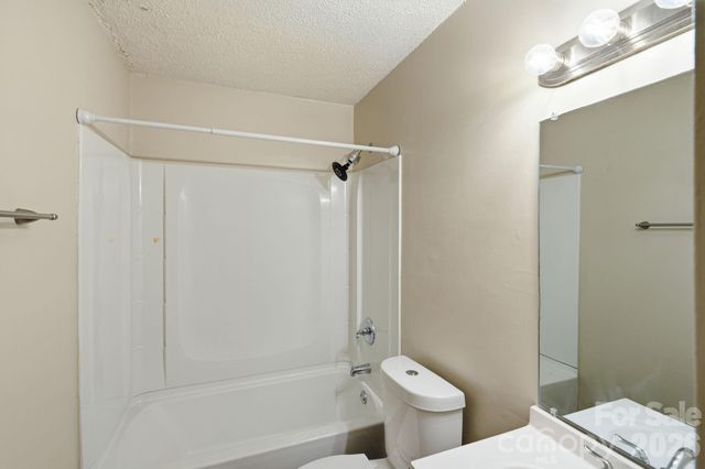 6805 Deanwood Place, Charlotte, NC 28217
