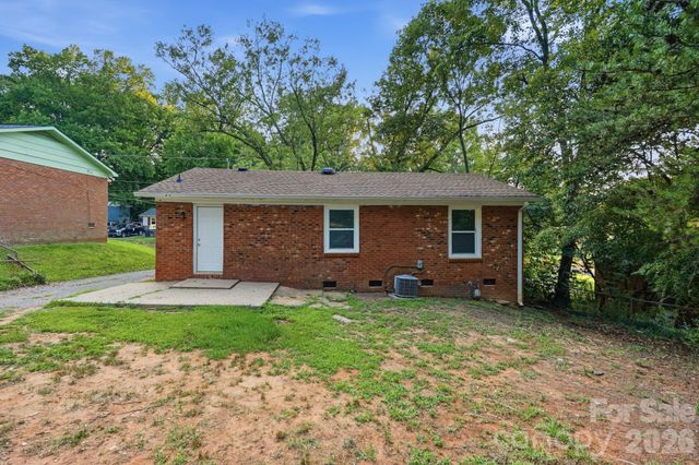 6805 Deanwood Place, Charlotte, NC 28217