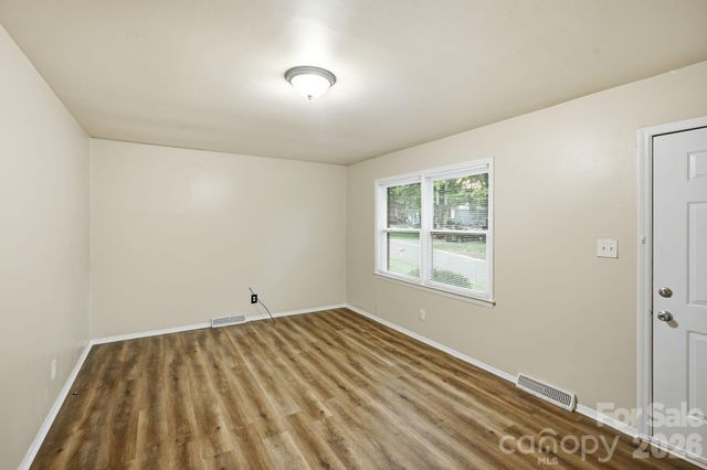 6805 Deanwood Place, Charlotte, NC 28217