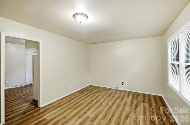 6805 Deanwood Place, Charlotte, NC 28217