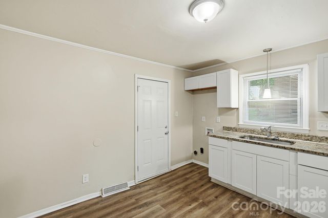 6805 Deanwood Place, Charlotte, NC 28217