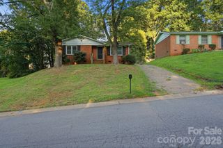 6805 Deanwood Place, Charlotte, NC 28217