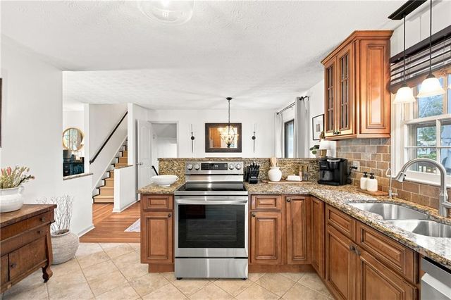 1088 Oak Grove Circle, Lawrenceville, GA 30043