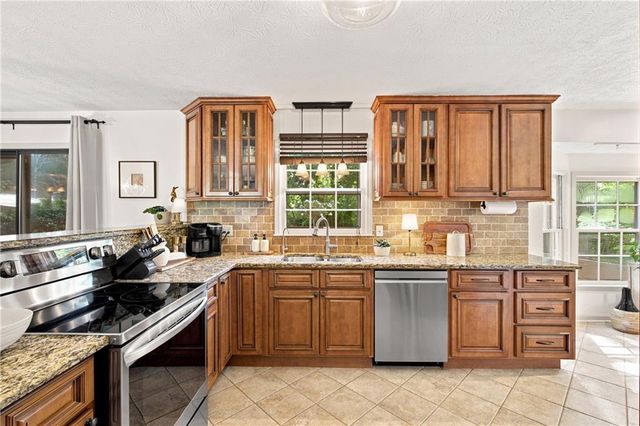 1088 Oak Grove Circle, Lawrenceville, GA 30043